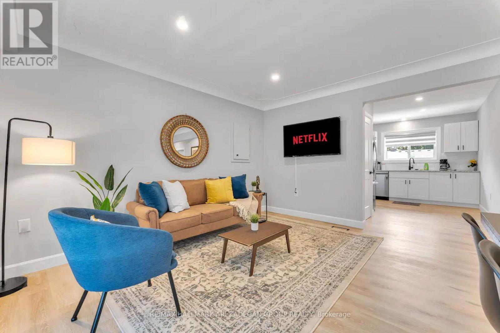 MAIN - 36 CLOKE COURT, Hamilton, Ontario