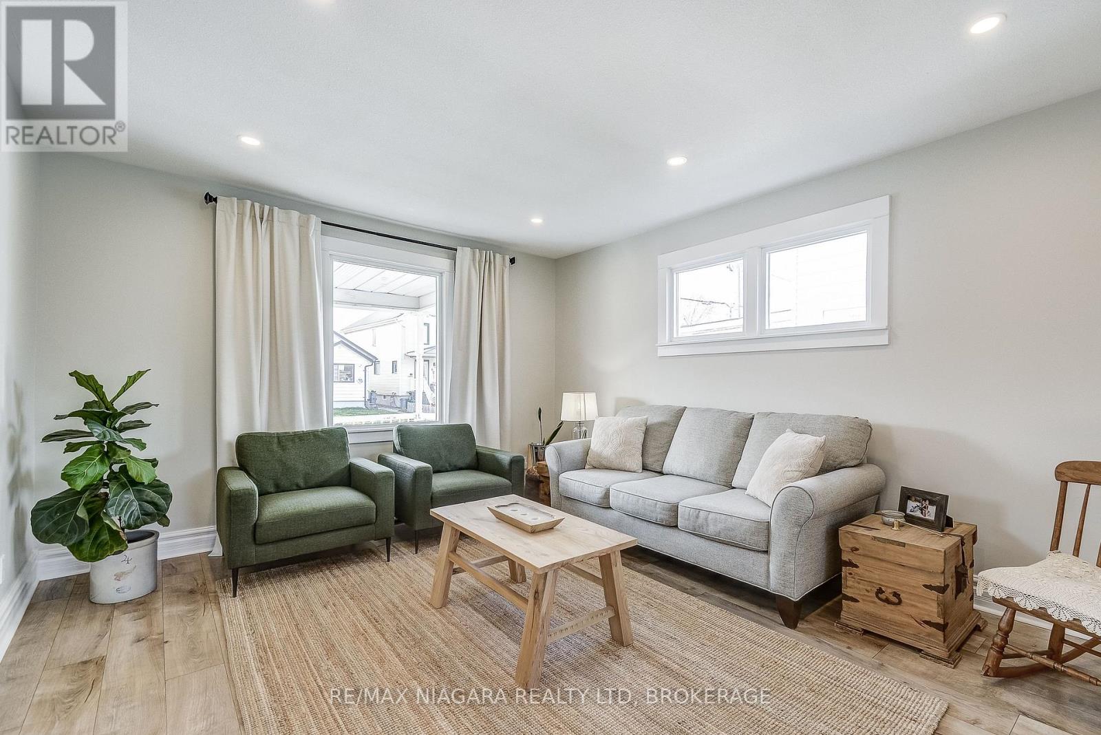 48 Wilton Avenue, Welland (Broadway), Ontario  L3C 1Z9 - Photo 9 - X12575640