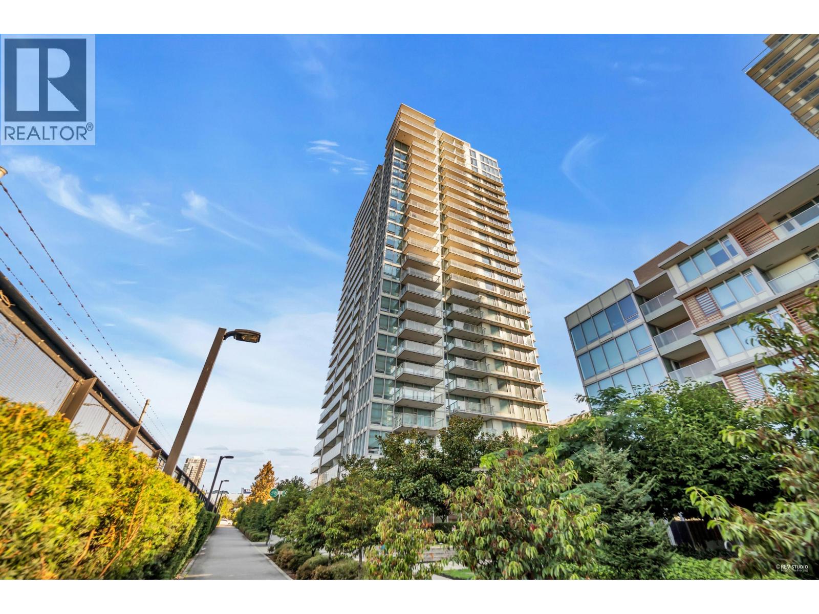 2205 8031 Nunavut Lane, Vancouver, British Columbia  V5X 0C9 - Photo 1 - R3069928