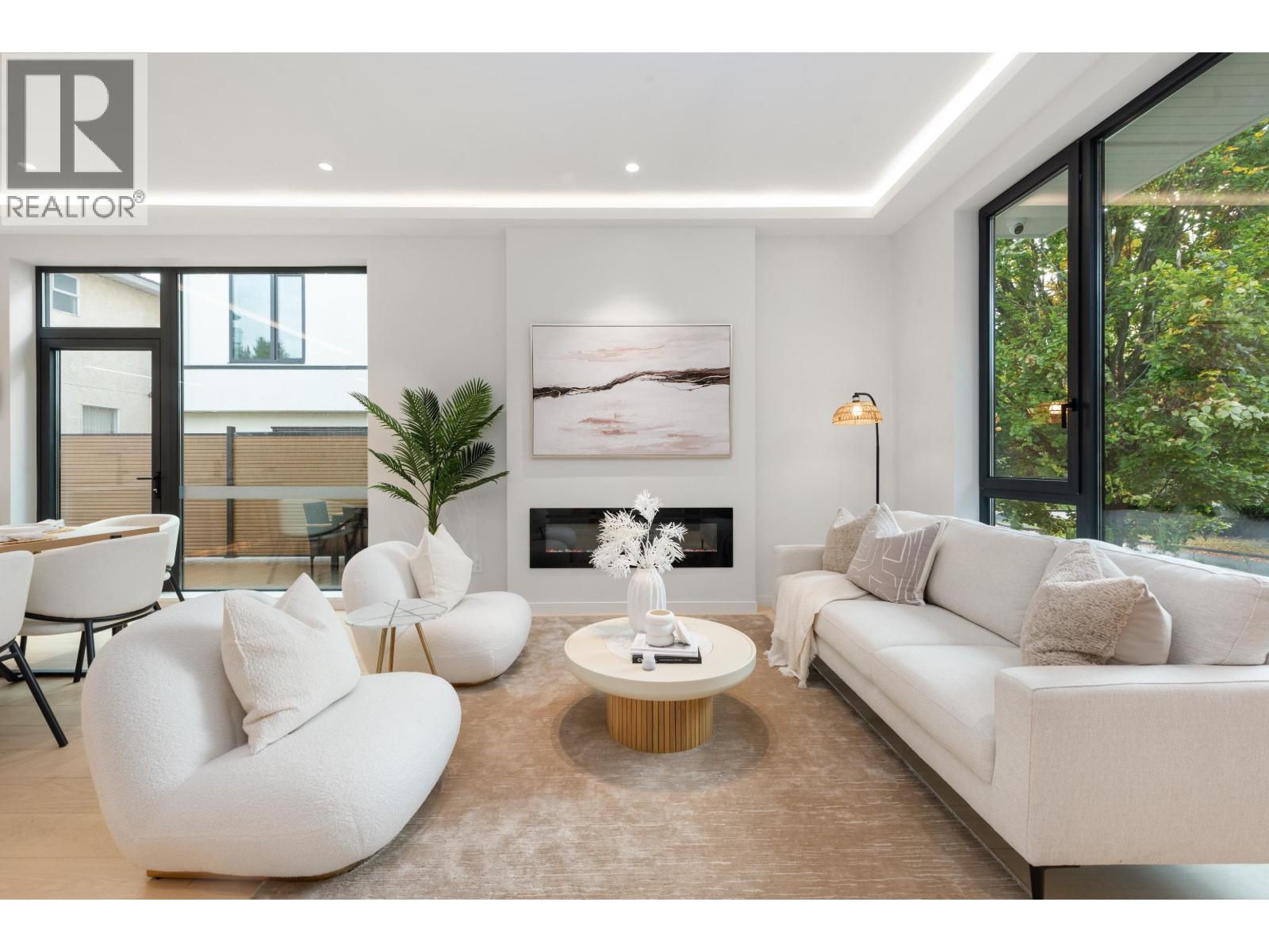 2 8226 Adera Street, Vancouver, British Columbia  V6P 2R8 - Photo 2 - R3069932