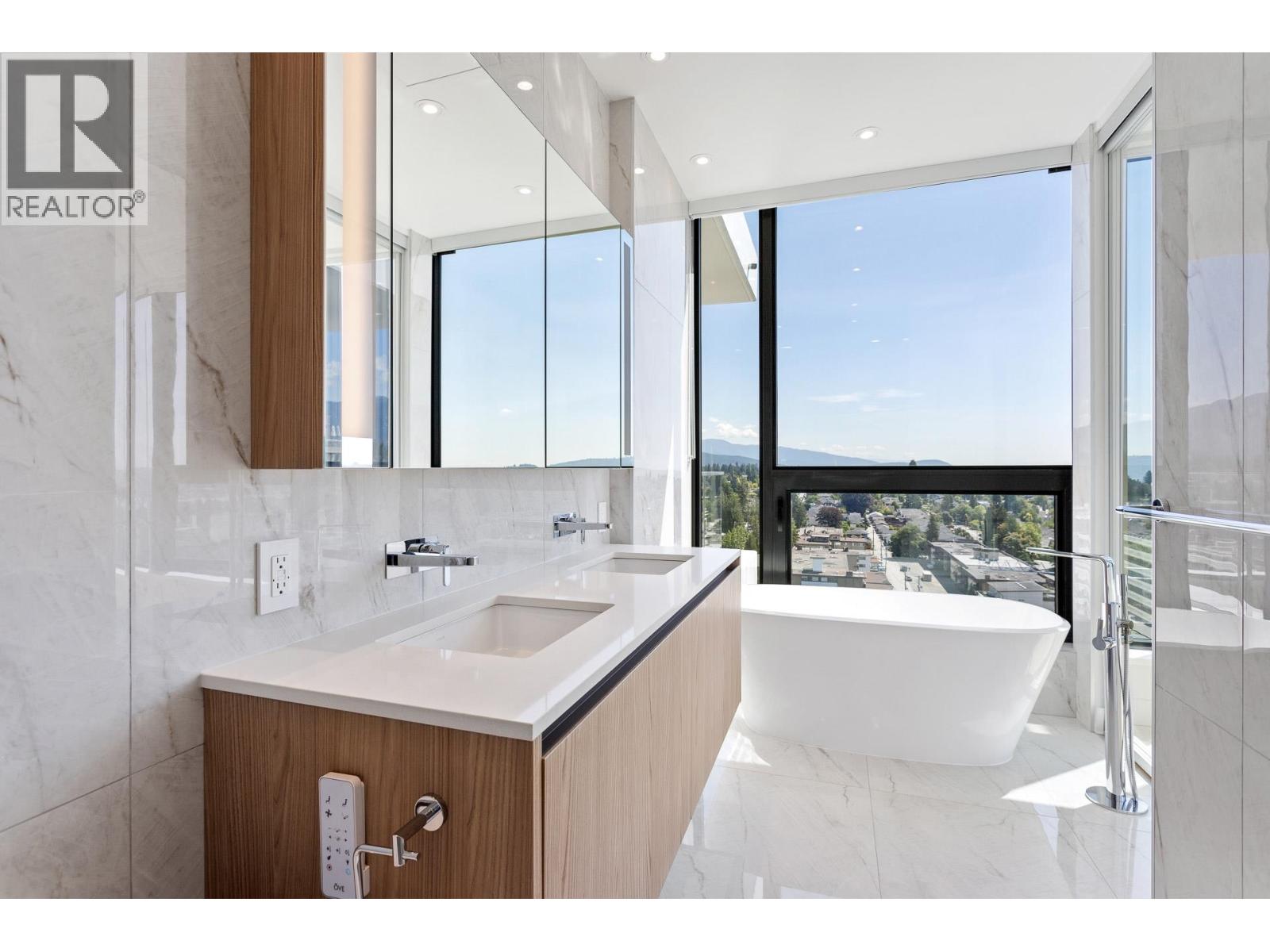 1602 135 E 13th Street, North Vancouver, British Columbia  V7L 0J8 - Photo 18 - R3069949