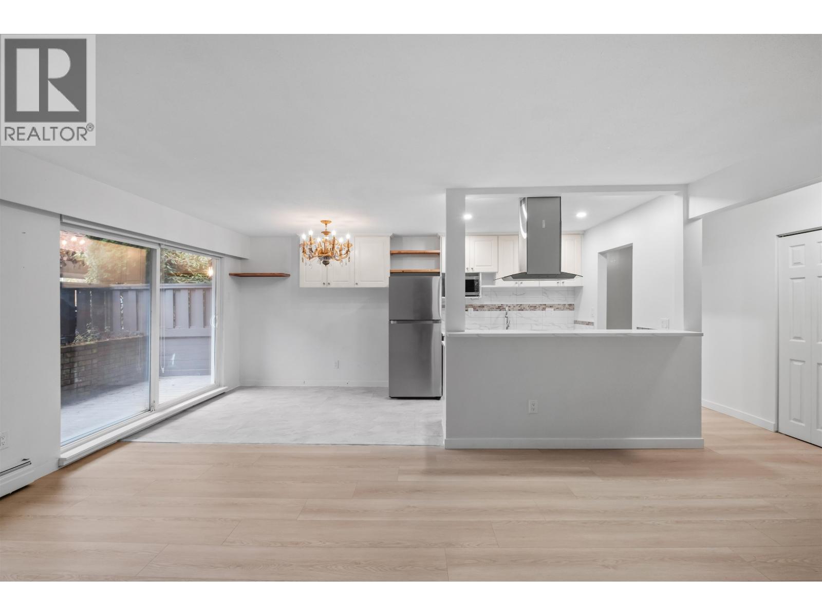 609 555 W 28th Street, North Vancouver, British Columbia  V7N 2J7 - Photo 2 - R3069955