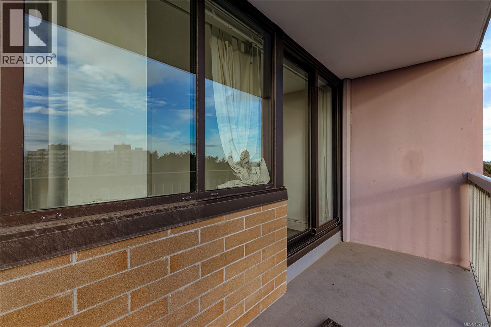 1008 647 Michigan St, Victoria, British Columbia  V8V 1S9 - Photo 22 - 1021133