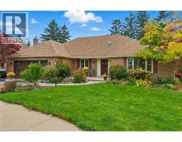 11 MAYS Crescent, Waterdown, Ontario