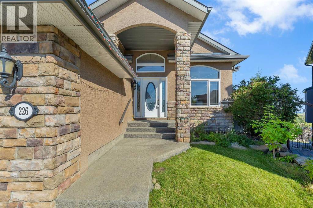 226 Royal Birch View Nw, Calgary, Alberta  T3G 5J8 - Photo 4 - A2242731