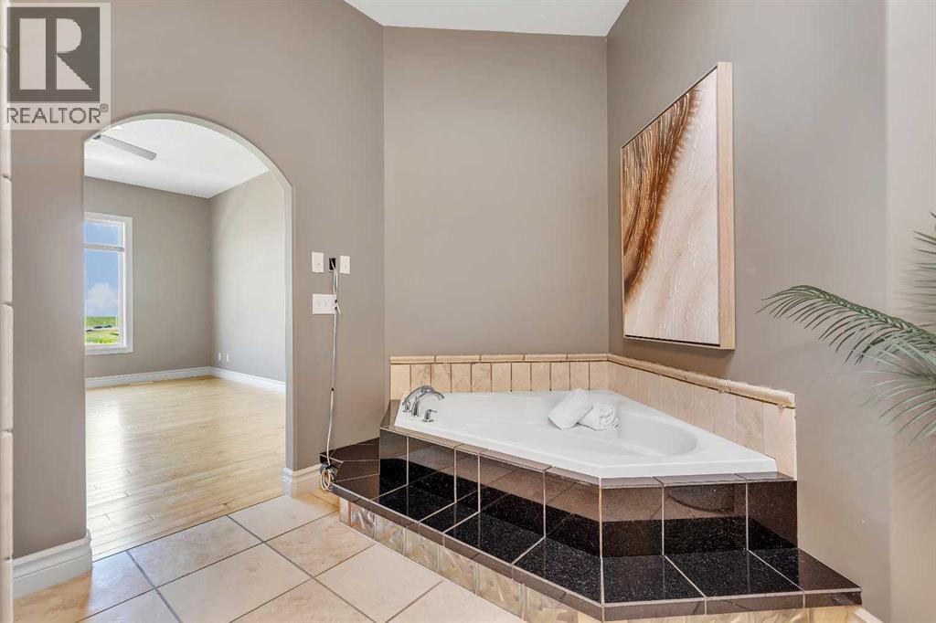 226 Royal Birch View Nw, Calgary, Alberta  T3G 5J8 - Photo 37 - A2242731