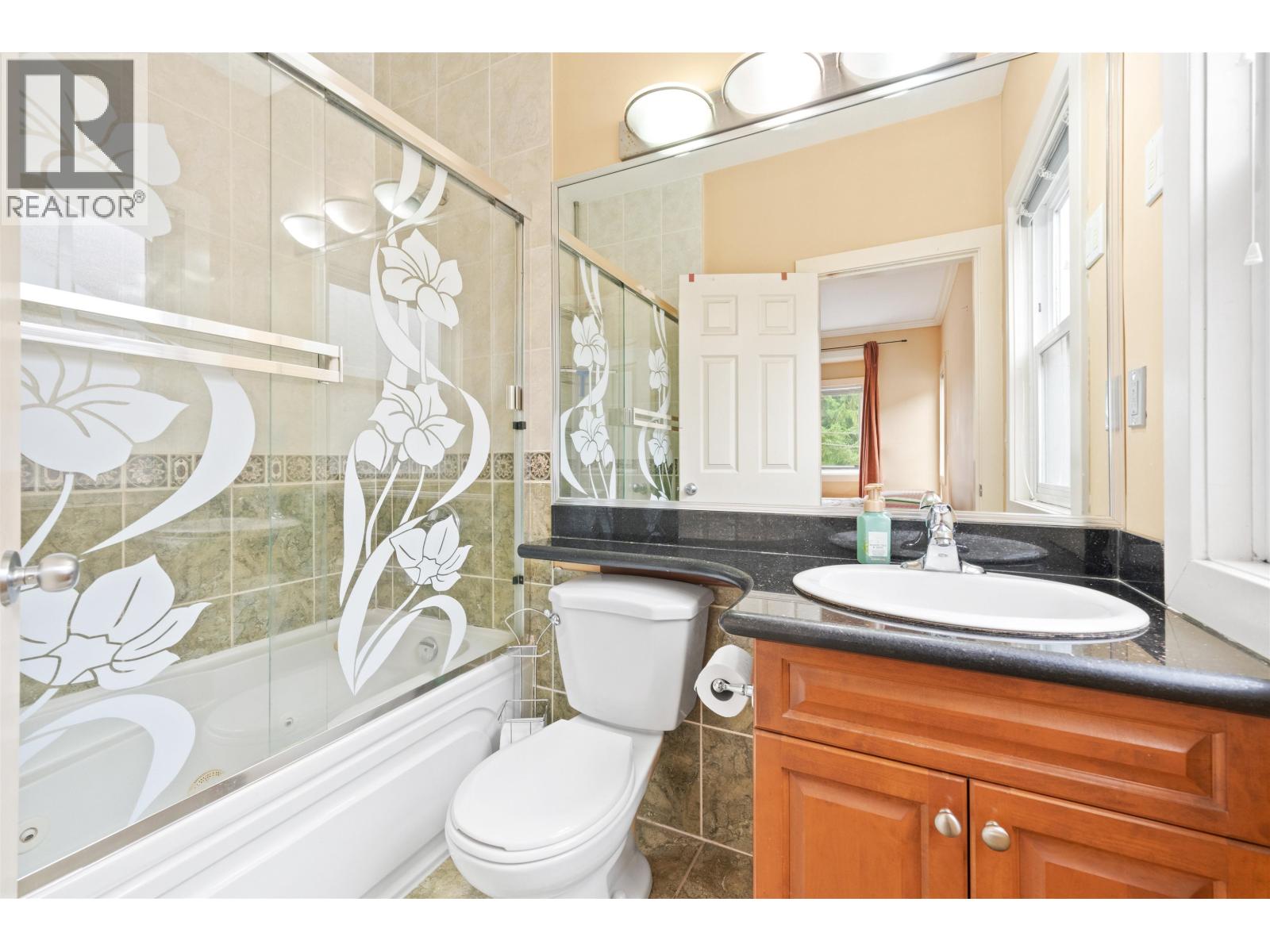 3806 Pine Street, Burnaby, British Columbia  V5G 1Z2 - Photo 13 - R3069964