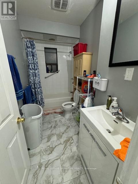 26 Trueman Street, Brampton, Ontario  L6W 3B3 - Photo 17 - W12494028