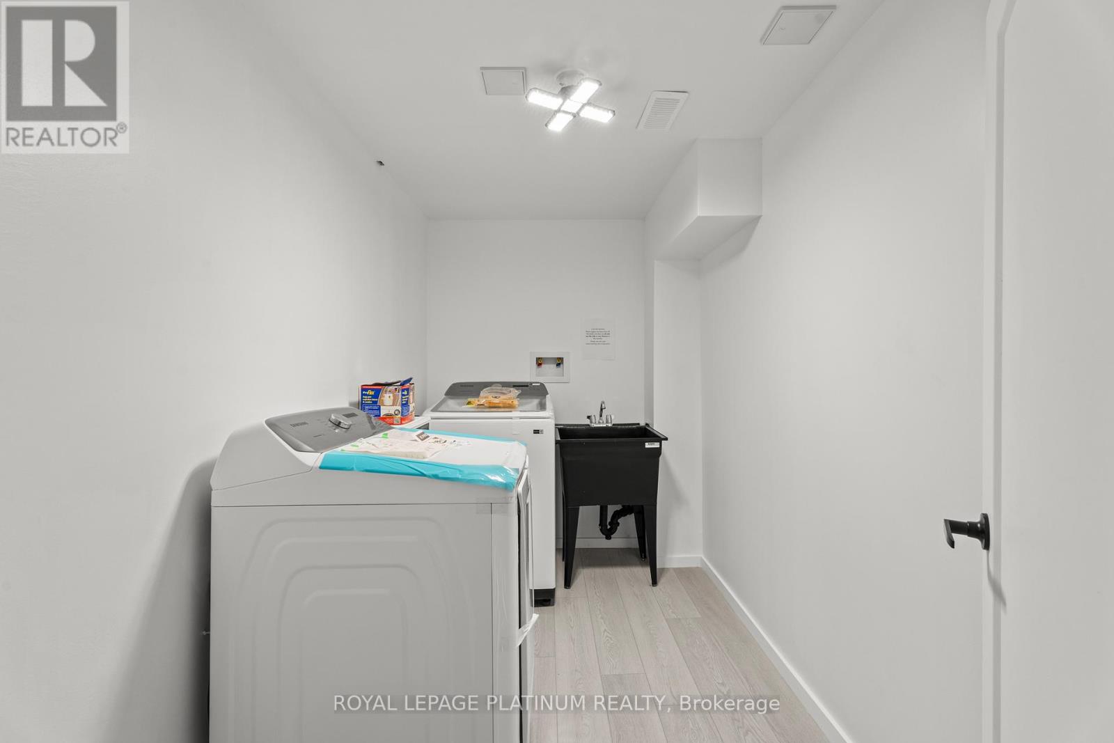 43 - 2120 Rathburn Road E, Mississauga, Ontario  L4W 2S8 - Photo 31 - W12573526