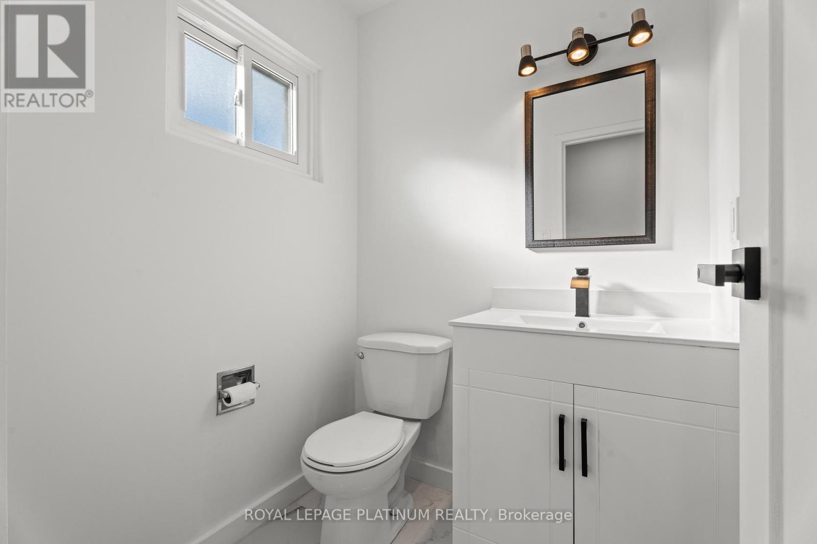 43 - 2120 Rathburn Road E, Mississauga, Ontario  L4W 2S8 - Photo 4 - W12573526