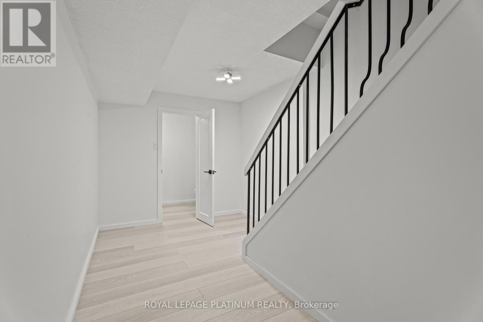 43 - 2120 Rathburn Road E, Mississauga, Ontario  L4W 2S8 - Photo 27 - W12573526
