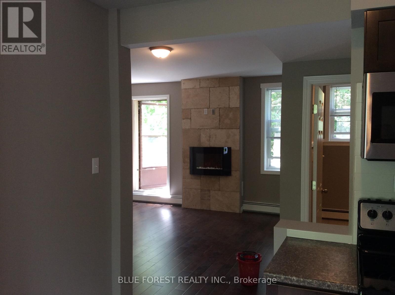 6 - 1 Waverly Place, London East, Ontario  N6B 2C3 - Photo 11 - X12574828