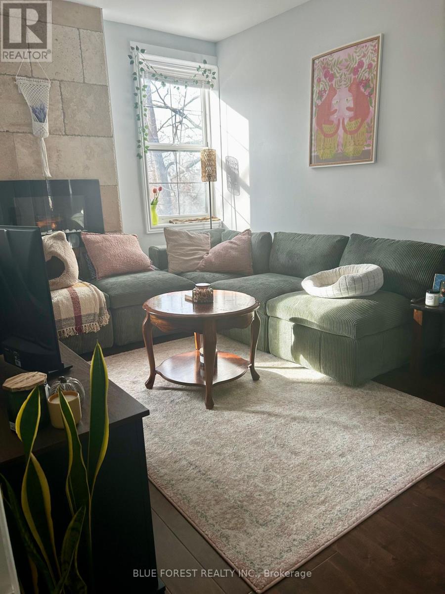 6 - 1 Waverly Place, London East, Ontario  N6B 2C3 - Photo 5 - X12574828