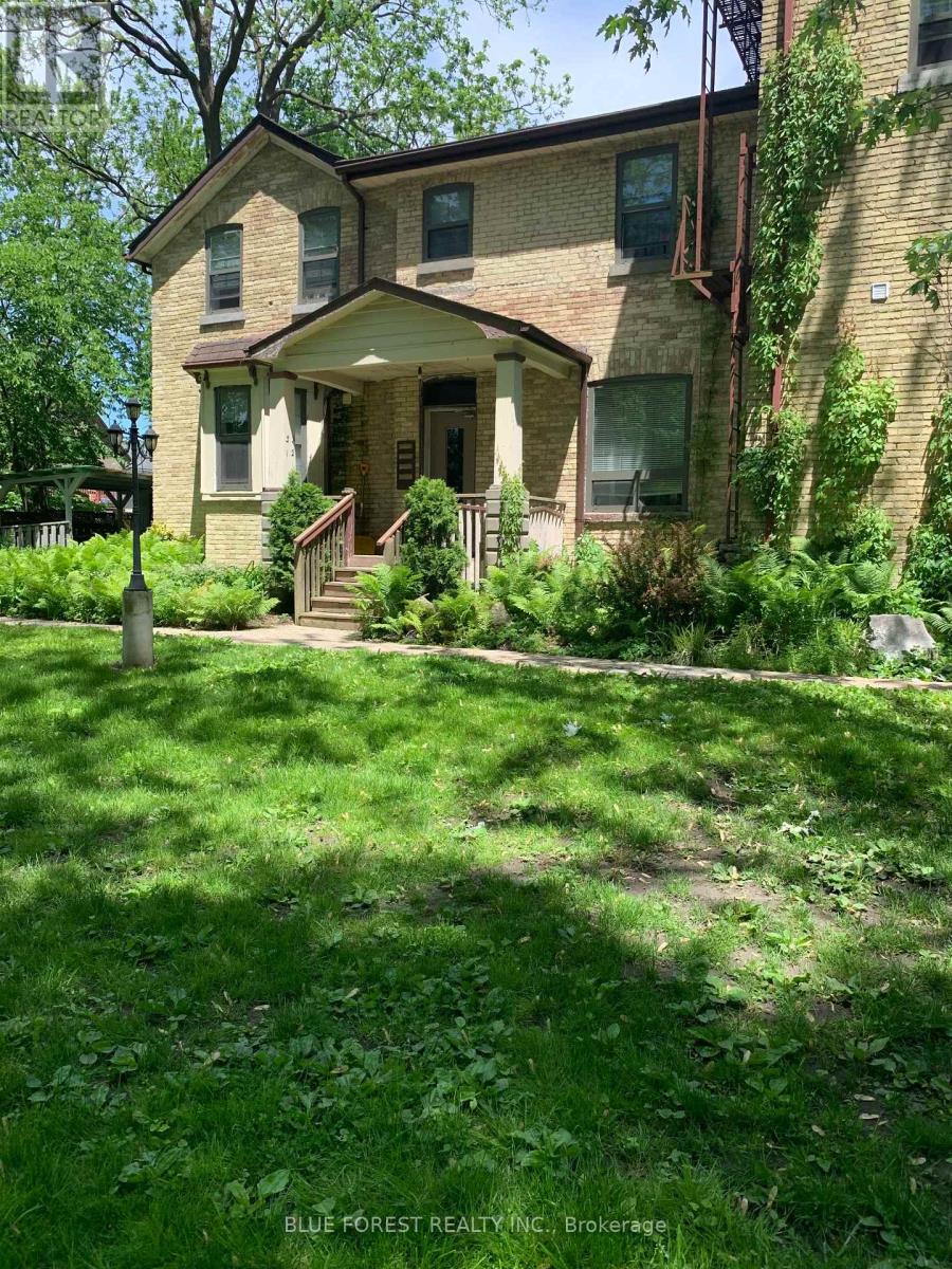 6 - 1 Waverly Place, London East, Ontario  N6B 2C3 - Photo 1 - X12574828