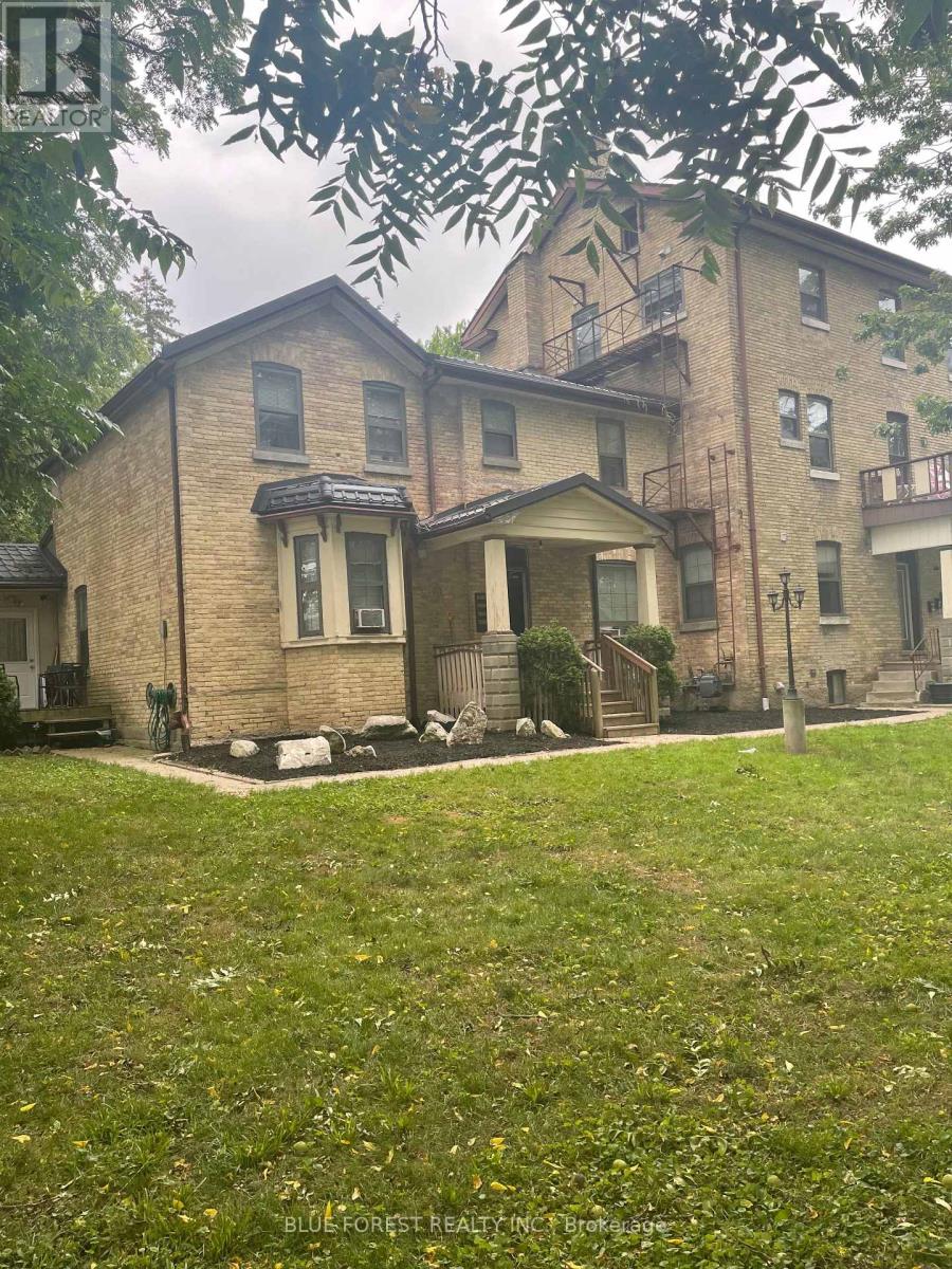 6 - 1 Waverly Place, London East, Ontario  N6B 2C3 - Photo 2 - X12574828