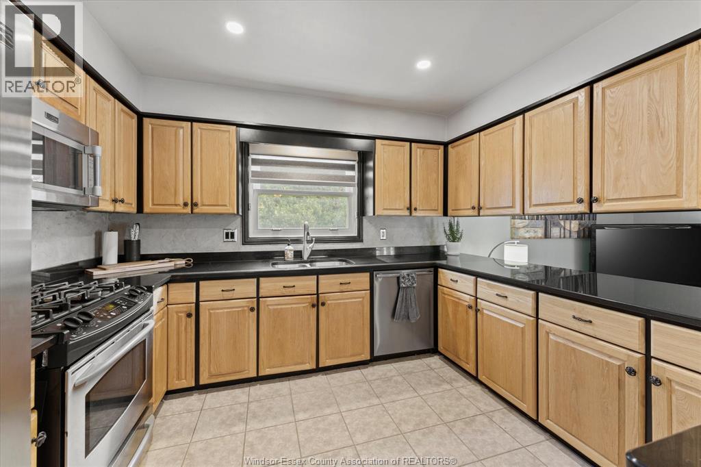 1545 Golfview, Lasalle, Ontario N9V 1Z1 - Photo 15 - 25030570