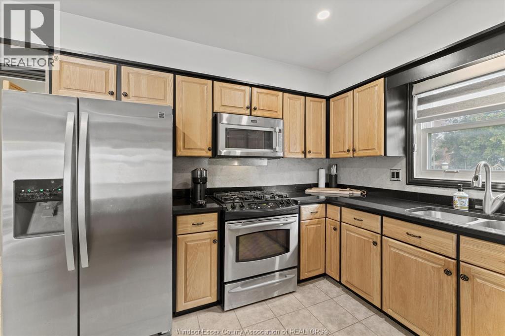 1545 Golfview, Lasalle, Ontario N9V 1Z1 - Photo 16 - 25030570