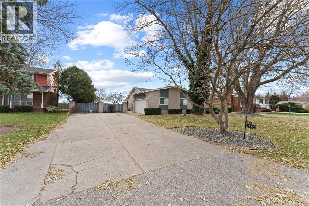 1545 Golfview, Lasalle, Ontario N9V 1Z1 - Photo 5 - 25030570