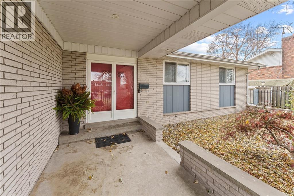 1545 Golfview, Lasalle, Ontario N9V 1Z1 - Photo 6 - 25030570