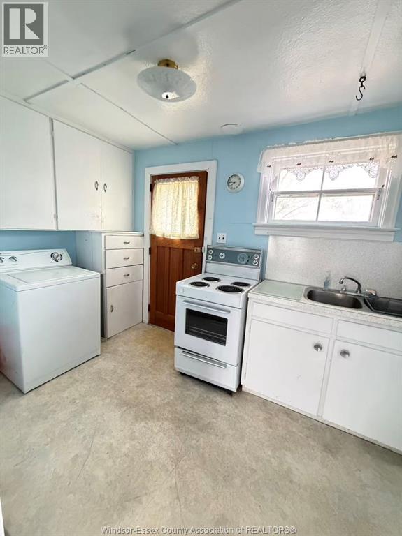 11 O'neil Street, Chatham, Ontario  N7M 3A4 - Photo 2 - 25029406