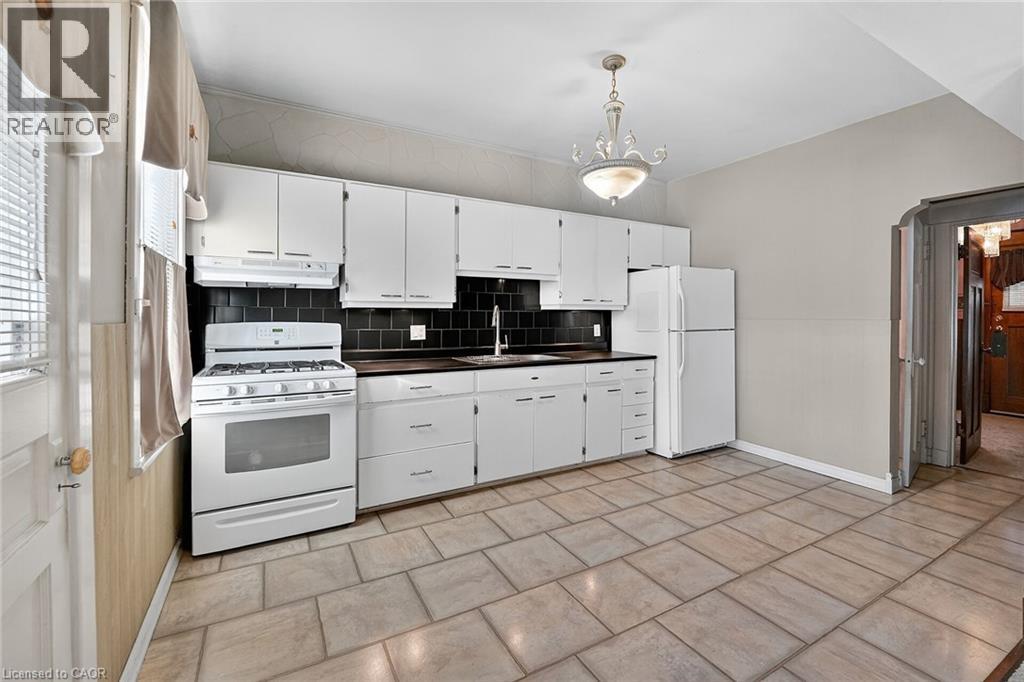 72 London Street N, Hamilton, Ontario L8H 4B5 - Photo 12 - 40786658