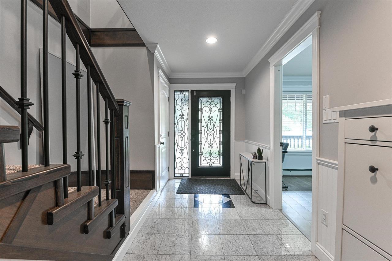 7554 Murray Street, Mission, British Columbia  V2V 4B1 - Photo 2 - R3069698