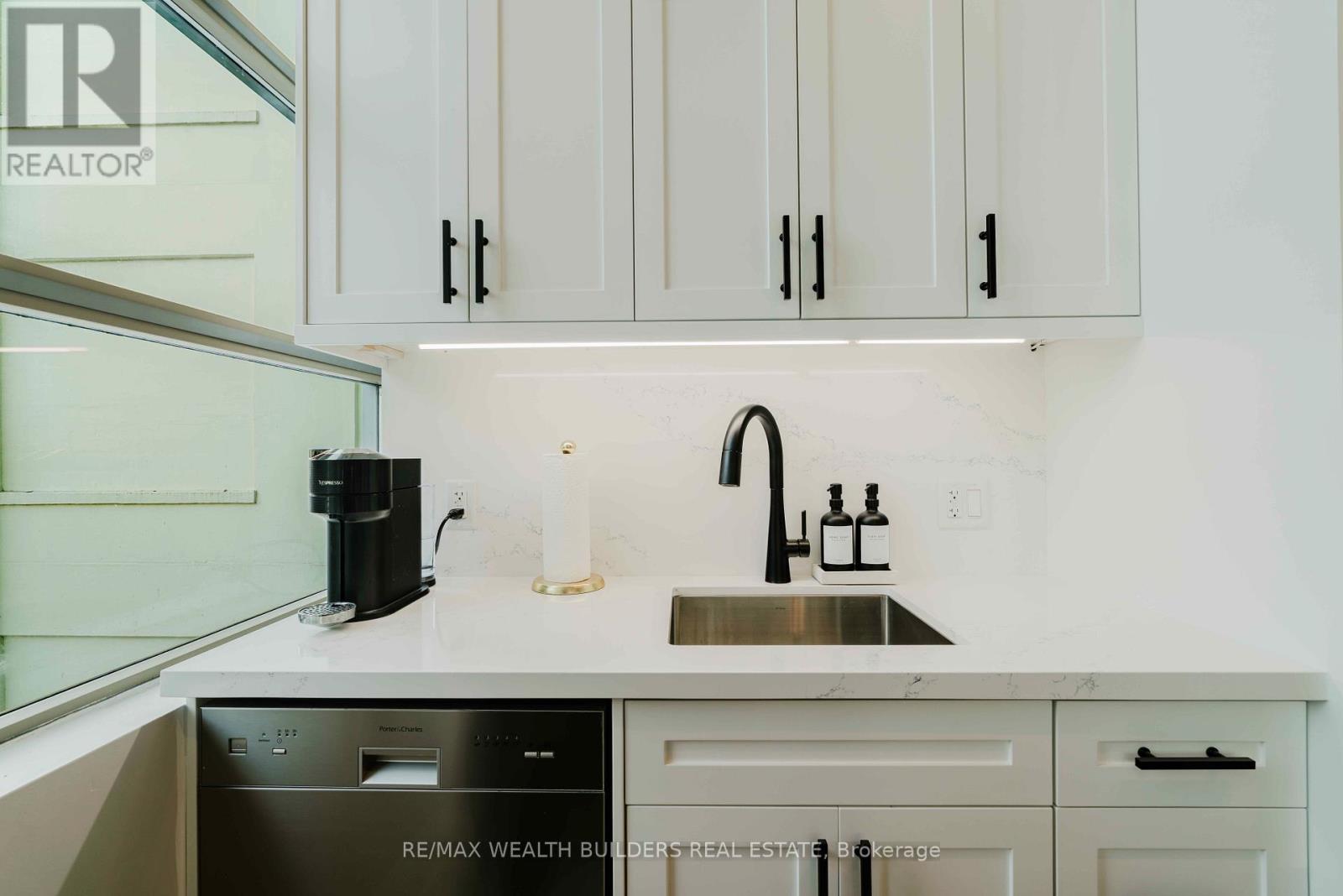 304 - 637 Lake Shore Boulevard W, Toronto, Ontario M5V 3J6 - Photo 16 - C12573594