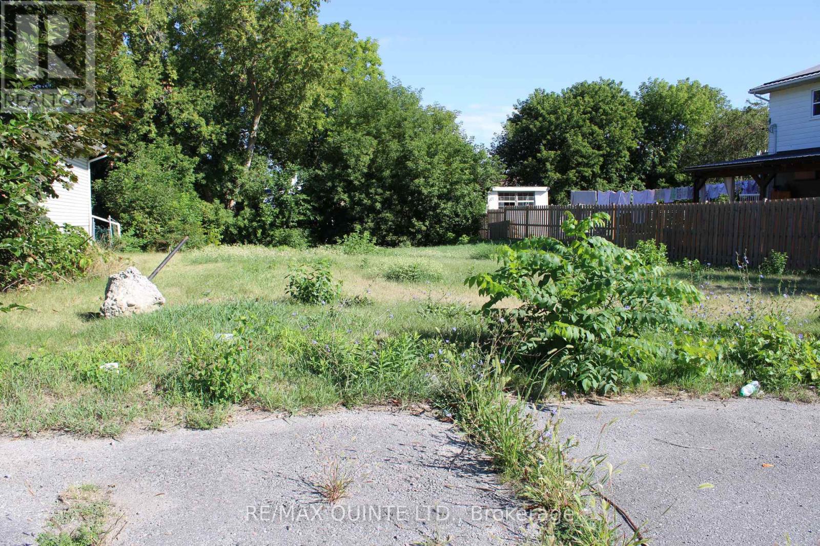 2 Panelas Crescent, Quinte West, Ontario  K8V 6A4 - Photo 4 - X12362857