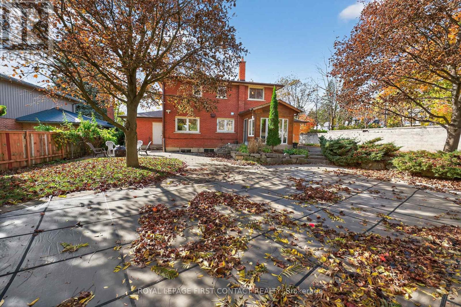 15 Rodney Street, Barrie, Ontario  L4M 4B5 - Photo 40 - S12568646