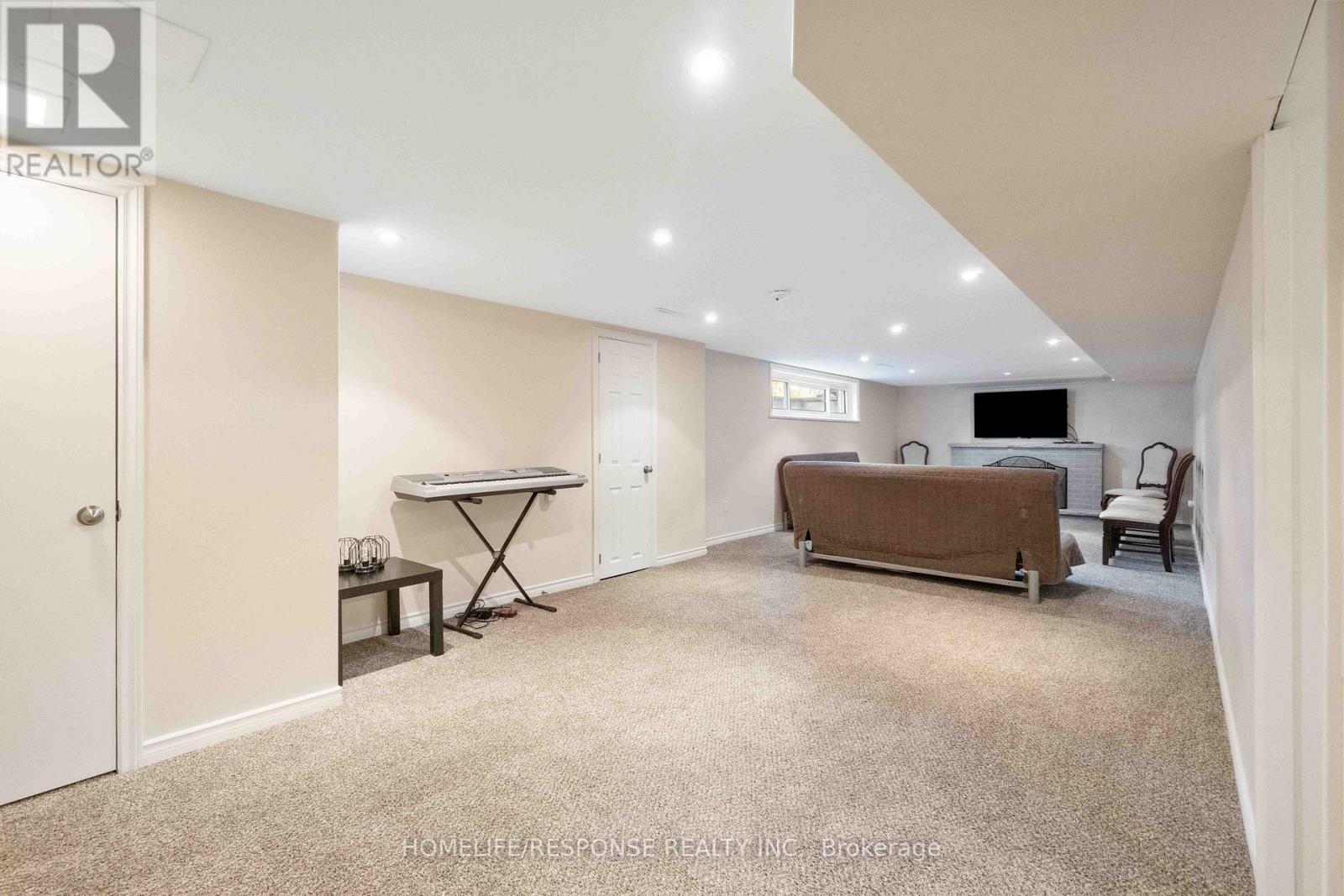 1554 Lochlin Trail, Mississauga (Mineola), Ontario  L5G 3V7 - Photo 19 - W12575232