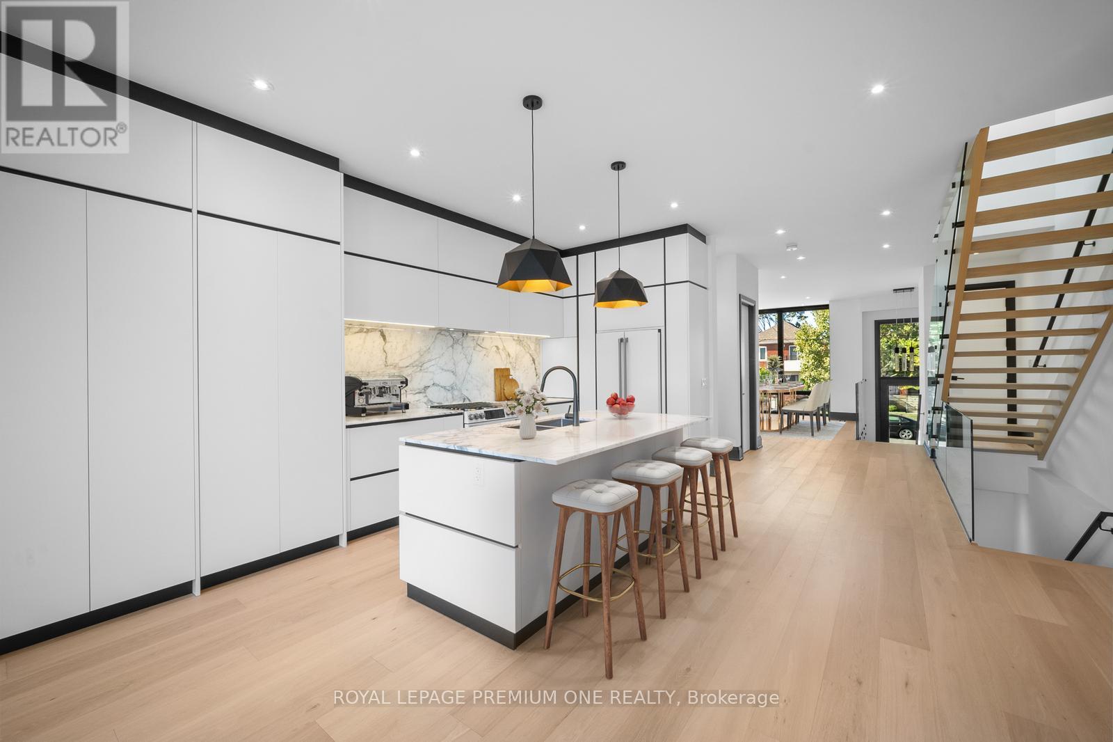 681 Glencairn Avenue, Toronto, Ontario  M6B 1Z8 - Photo 5 - C12575694