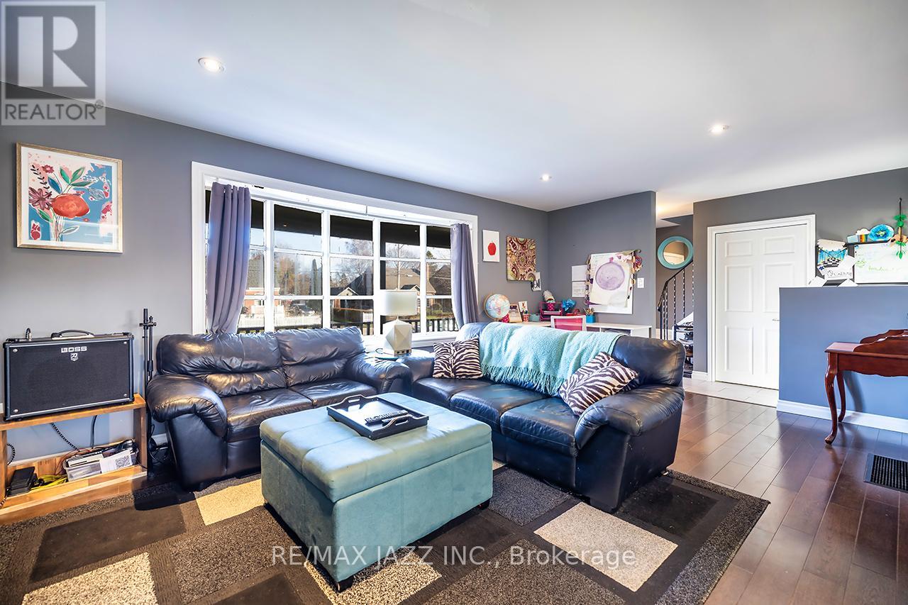 149 Abbott Boulevard, Cobourg, Ontario  K9A 4E5 - Photo 7 - X12575760