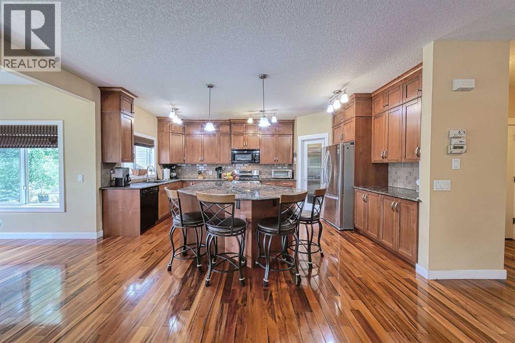 66 Crystal Green Drive, Okotoks, Alberta  T1S 2N7 - Photo 14 - A2256965