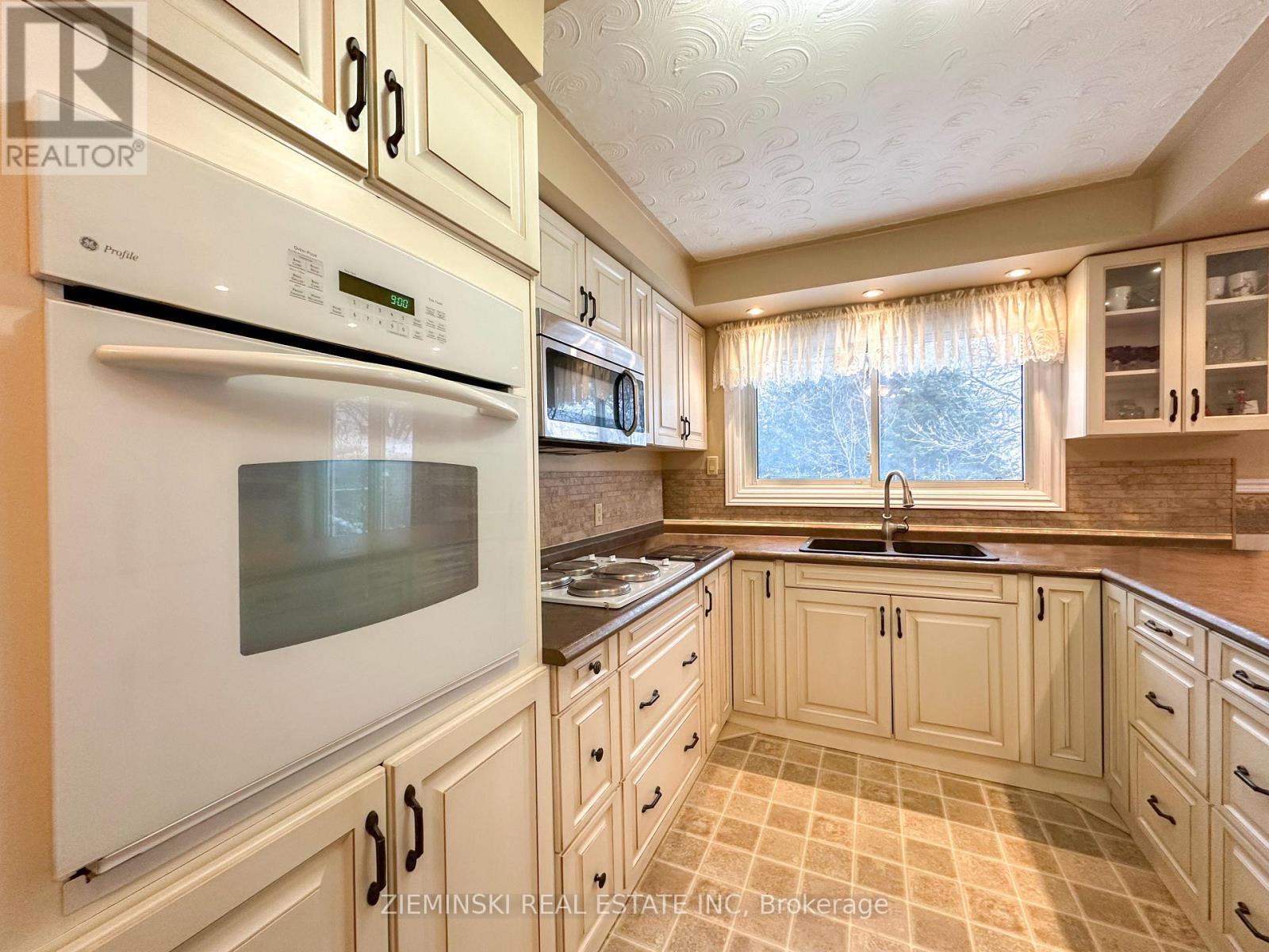 229 Fyfe Avenue, Iroquois Falls, Ontario  P0K 1E0 - Photo 2 - T12575860