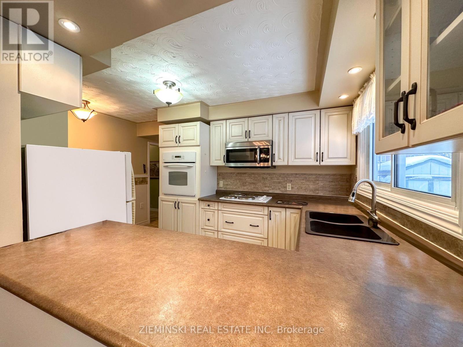 229 Fyfe Avenue, Iroquois Falls, Ontario  P0K 1E0 - Photo 4 - T12575860