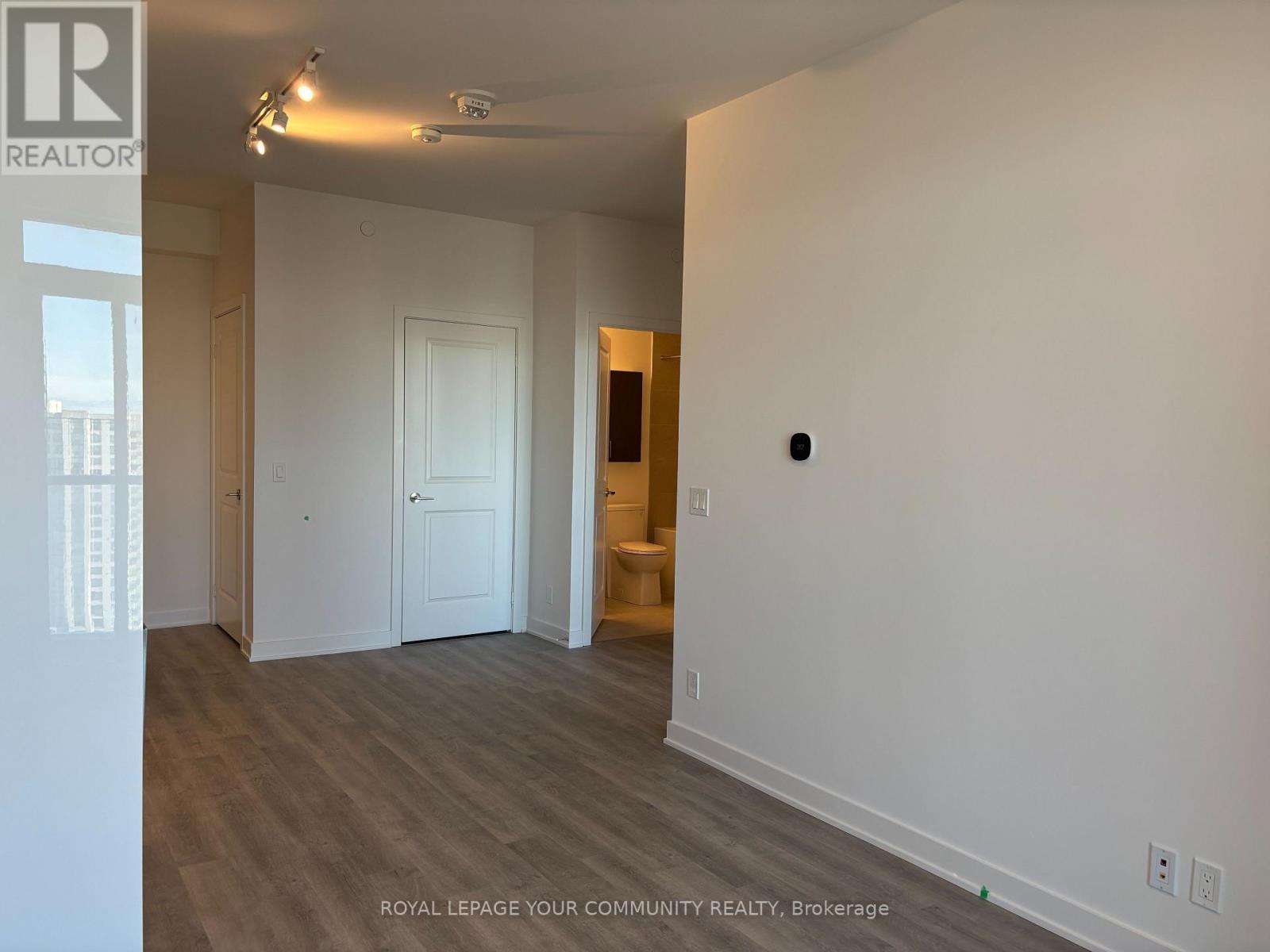 1706 - 30 Upper Mall Way, Vaughan, Ontario  L4J 0L7 - Photo 7 - N12575726