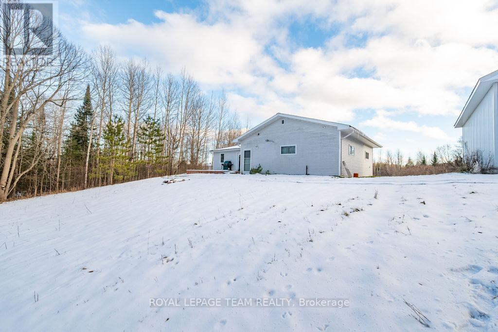 1150 Constant Lake Road, Bonnechere Valley, Ontario  K0J 1T0 - Photo 17 - X12575734