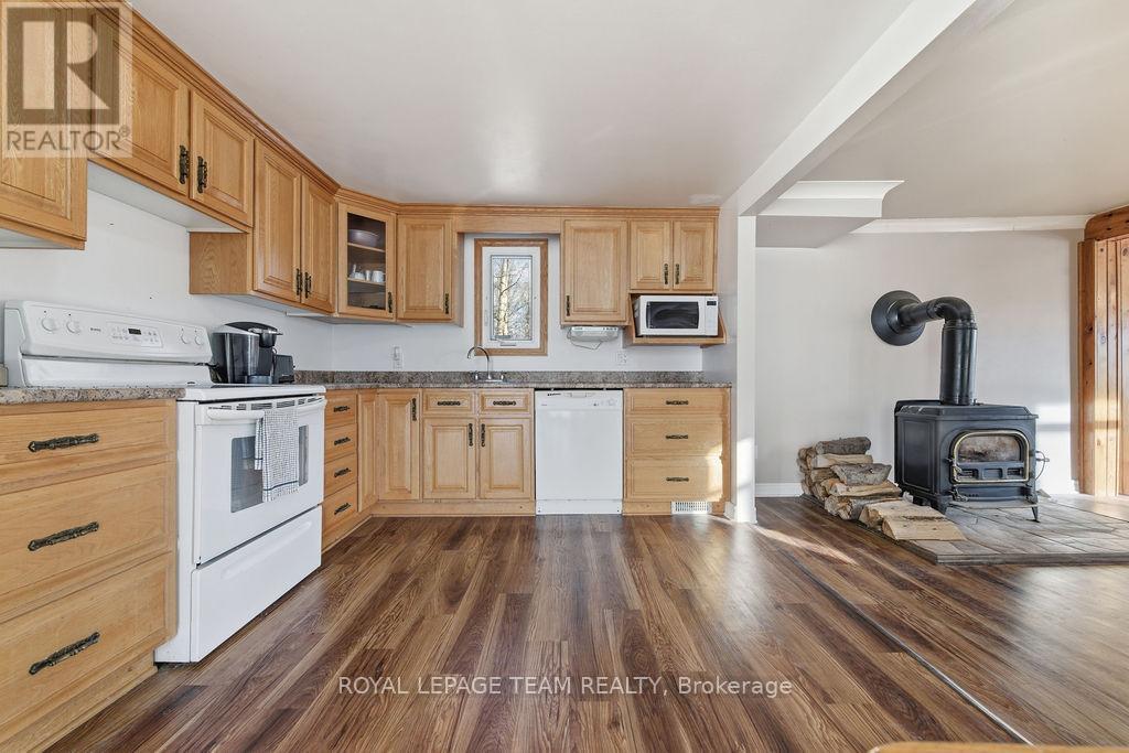 1150 Constant Lake Road, Bonnechere Valley, Ontario  K0J 1T0 - Photo 37 - X12575734