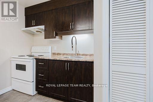 210 - 212 Viewmount Drive, Ottawa, Ontario  K2E 7X2 - Photo 11 - X12575744