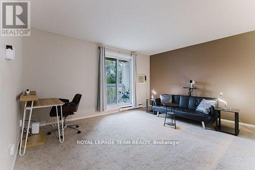 210 - 212 Viewmount Drive, Ottawa, Ontario  K2E 7X2 - Photo 6 - X12575744