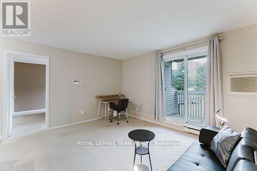 210 - 212 Viewmount Drive, Ottawa, Ontario  K2E 7X2 - Photo 7 - X12575744