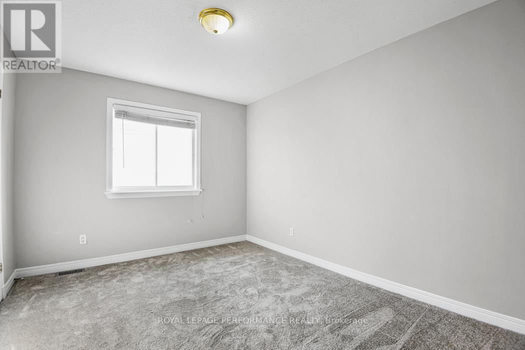 15 Fanterra Way, Ottawa, Ontario  K1T 3Z7 - Photo 18 - X12575846