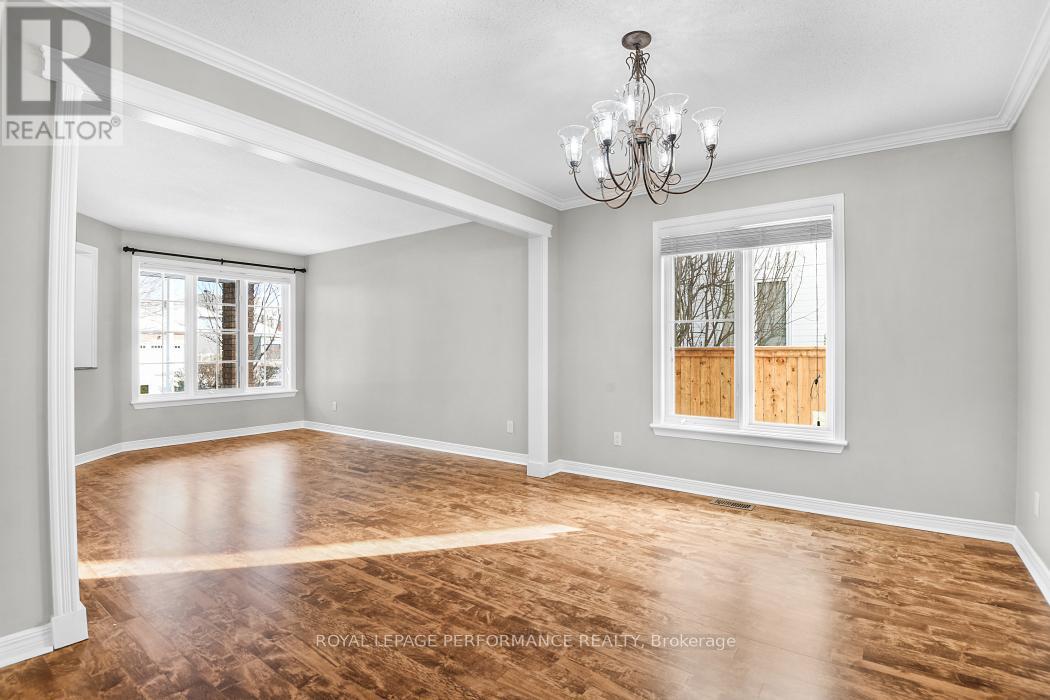 15 Fanterra Way, Ottawa, Ontario  K1T 3Z7 - Photo 5 - X12575846