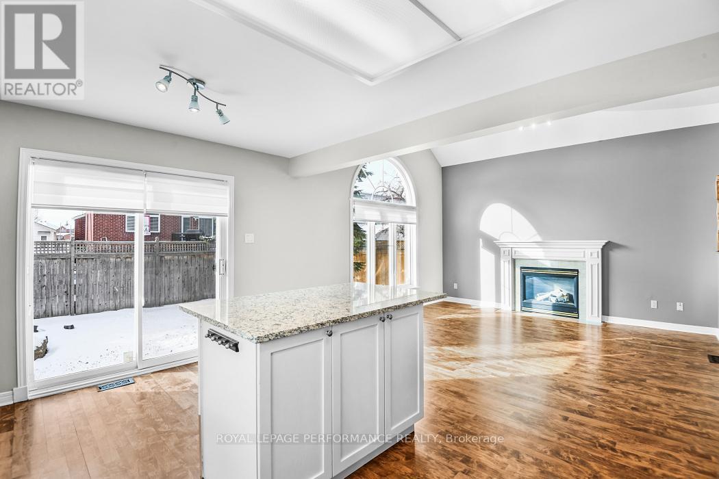 15 Fanterra Way, Ottawa, Ontario  K1T 3Z7 - Photo 9 - X12575846