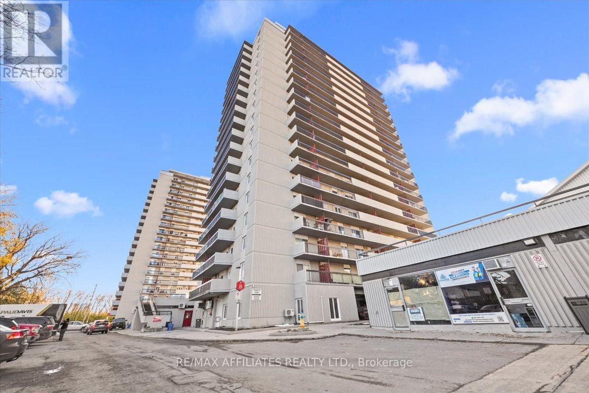 1507 - 158b Mcarthur Avenue, Ottawa, Ontario  K1L 8C9 - Photo 2 - X12575864