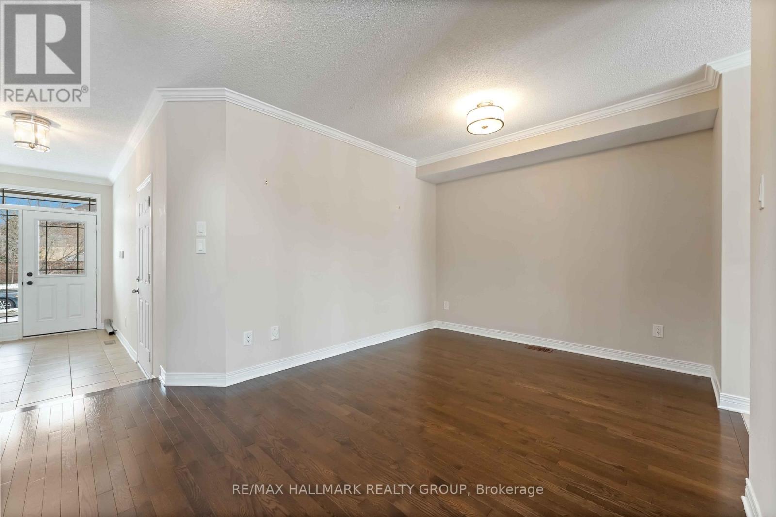 192 Akerson Road, Ottawa, Ontario  K2M 0B6 - Photo 4 - X12575886