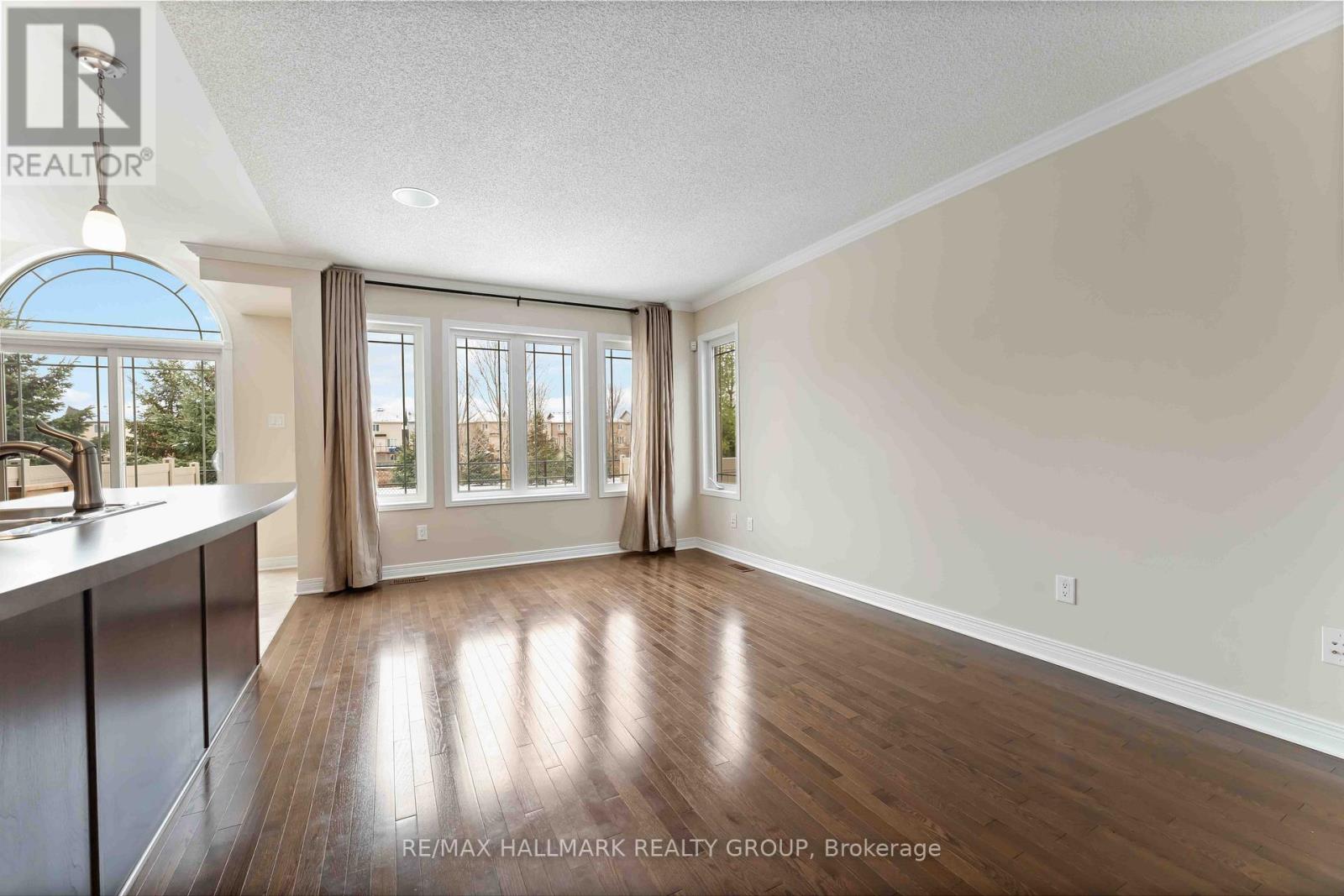 192 Akerson Road, Ottawa, Ontario  K2M 0B6 - Photo 6 - X12575886