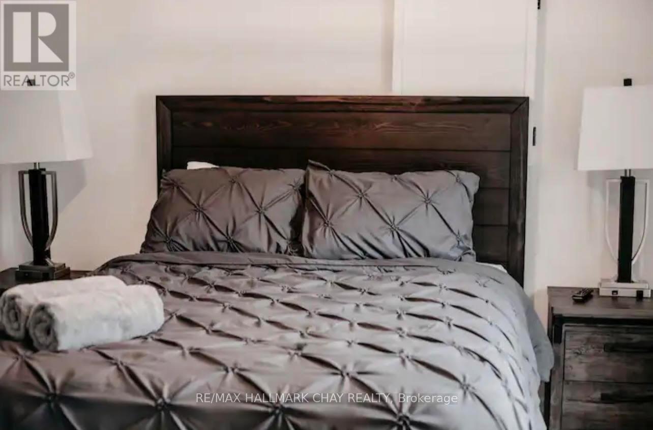 Upper - 118 Mulcaster Street, Barrie (Codrington), Ontario  L4M 3M6 - Photo 10 - S12575706