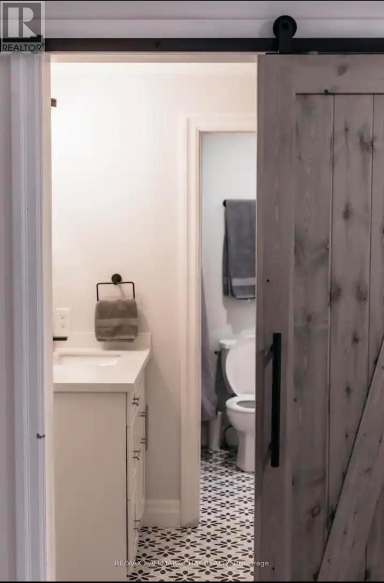 Upper - 118 Mulcaster Street, Barrie (Codrington), Ontario  L4M 3M6 - Photo 11 - S12575706