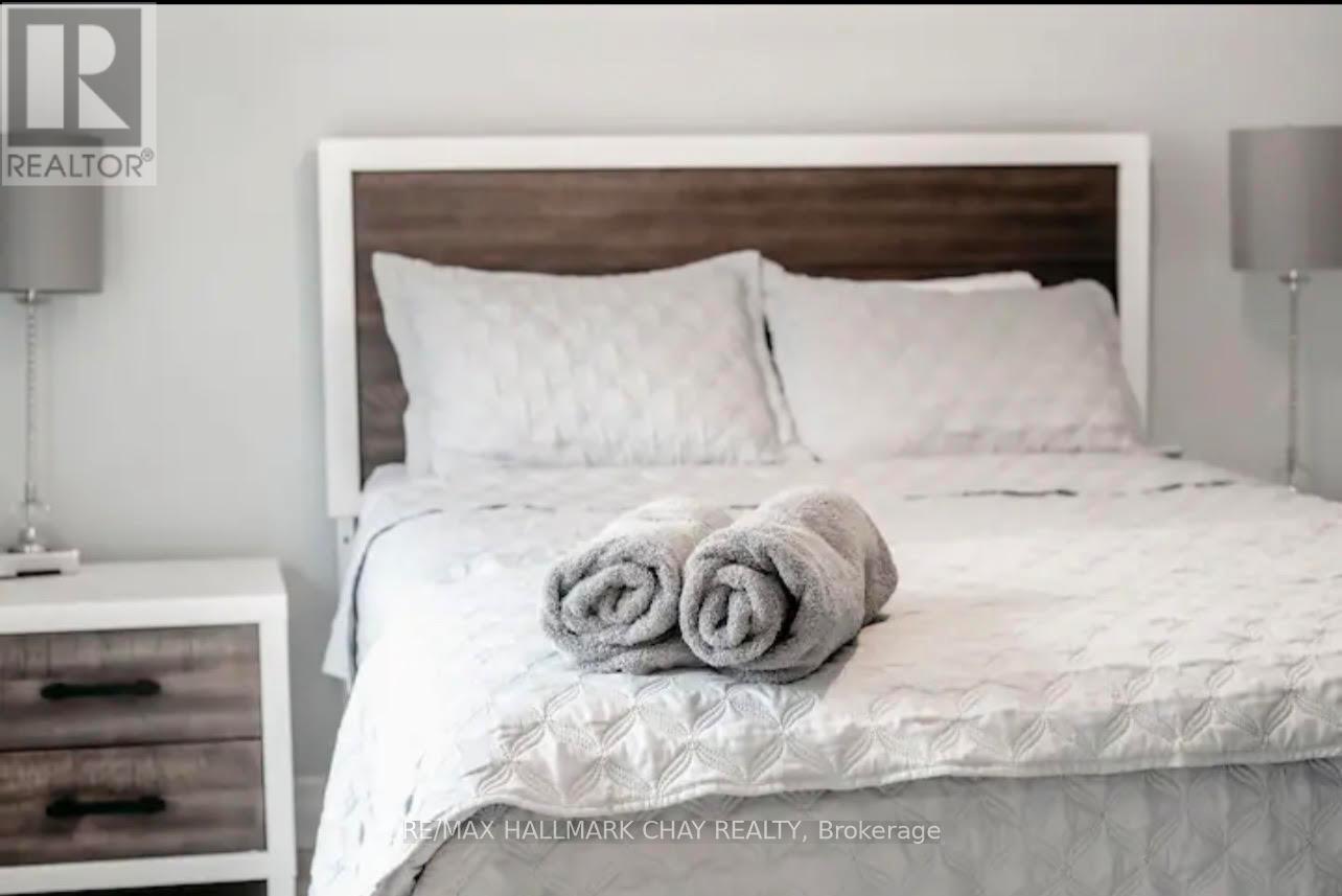 Upper - 118 Mulcaster Street, Barrie (Codrington), Ontario  L4M 3M6 - Photo 9 - S12575706